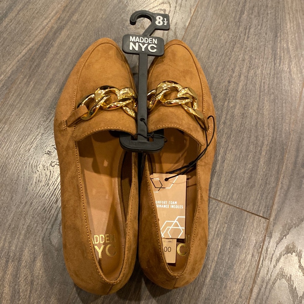 NWT madden nyc brown flats with chain accent size 8.5 2:10